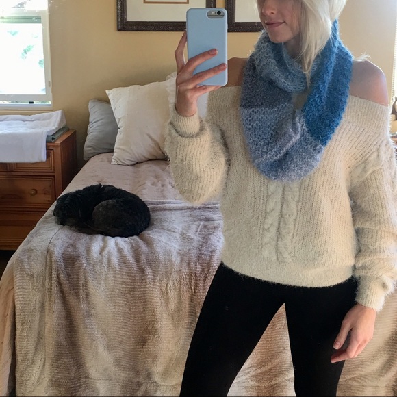 Homemade chunky knit scarf - Picture 2 of 7